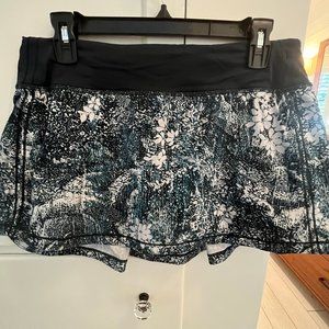 Lululemon Pace Rival Skirt - rare print - Size 8